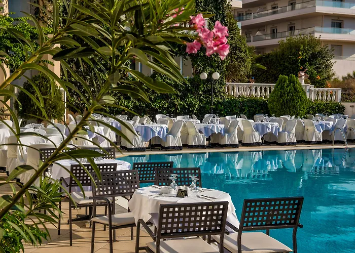 Palace מלון הרסוניסוס