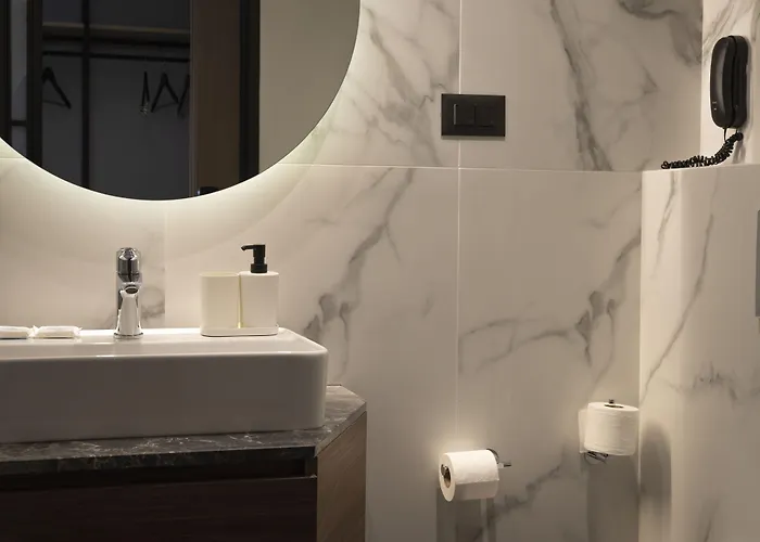 Palace הרסוניסוס